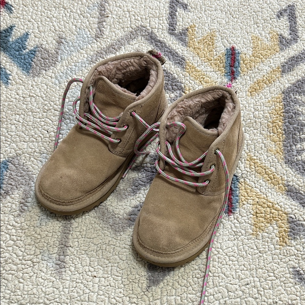 UGG Neumel Chukka Suede Boot with pink laces
